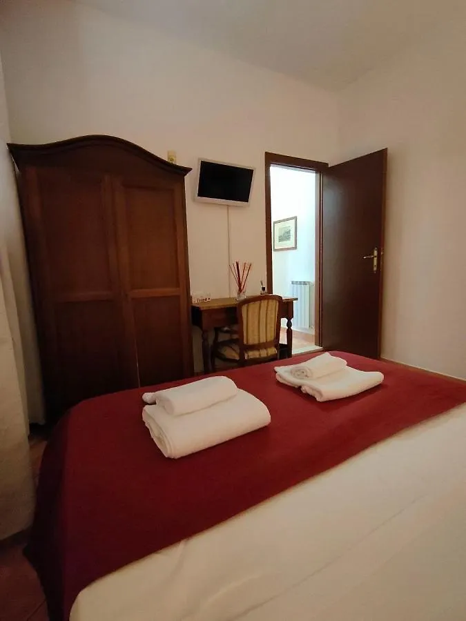 Red Nine - Stazione Tiburtina Apartment Rome 0*,  Italy