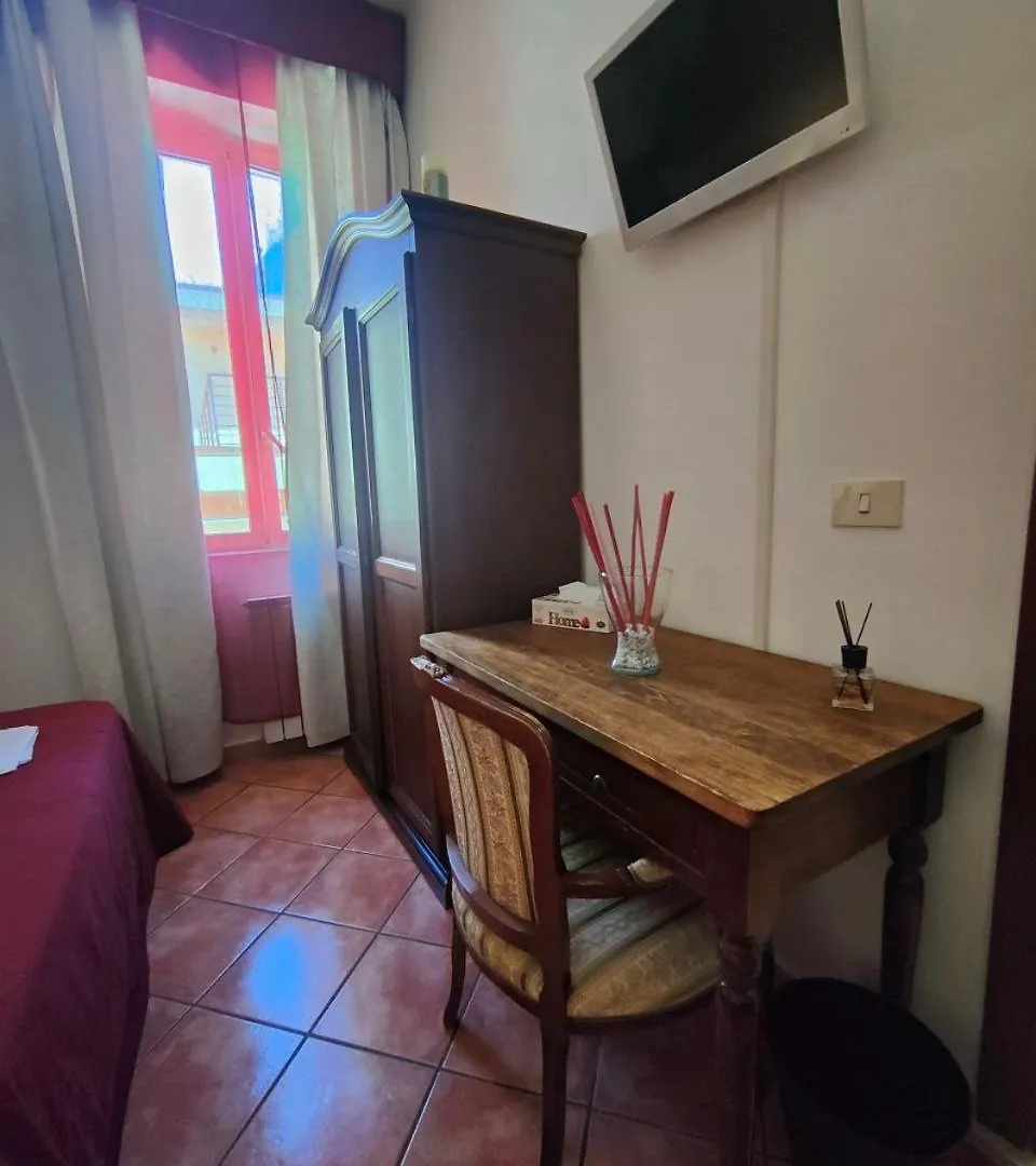 Red Nine - Stazione Tiburtina Apartment Rome