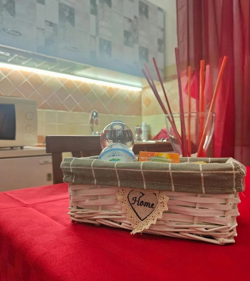 Red Nine - Stazione Tiburtina Apartment Rome